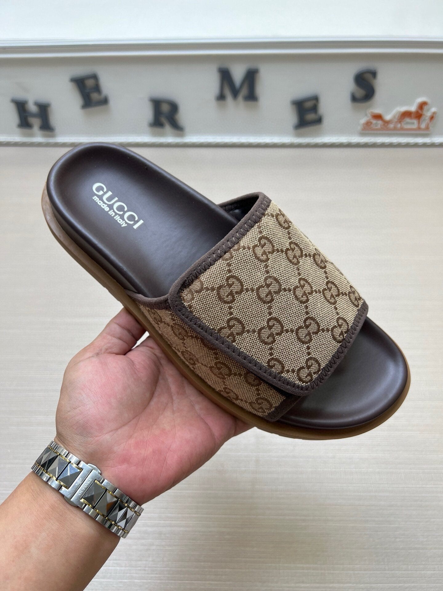 5LB231ZDE Stylish Slippers