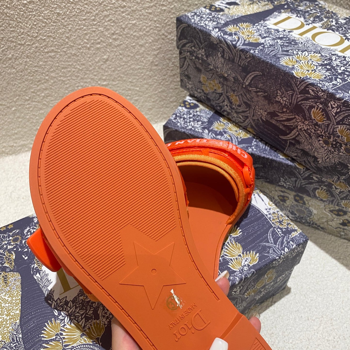 14D16ZDE Stylish slippers