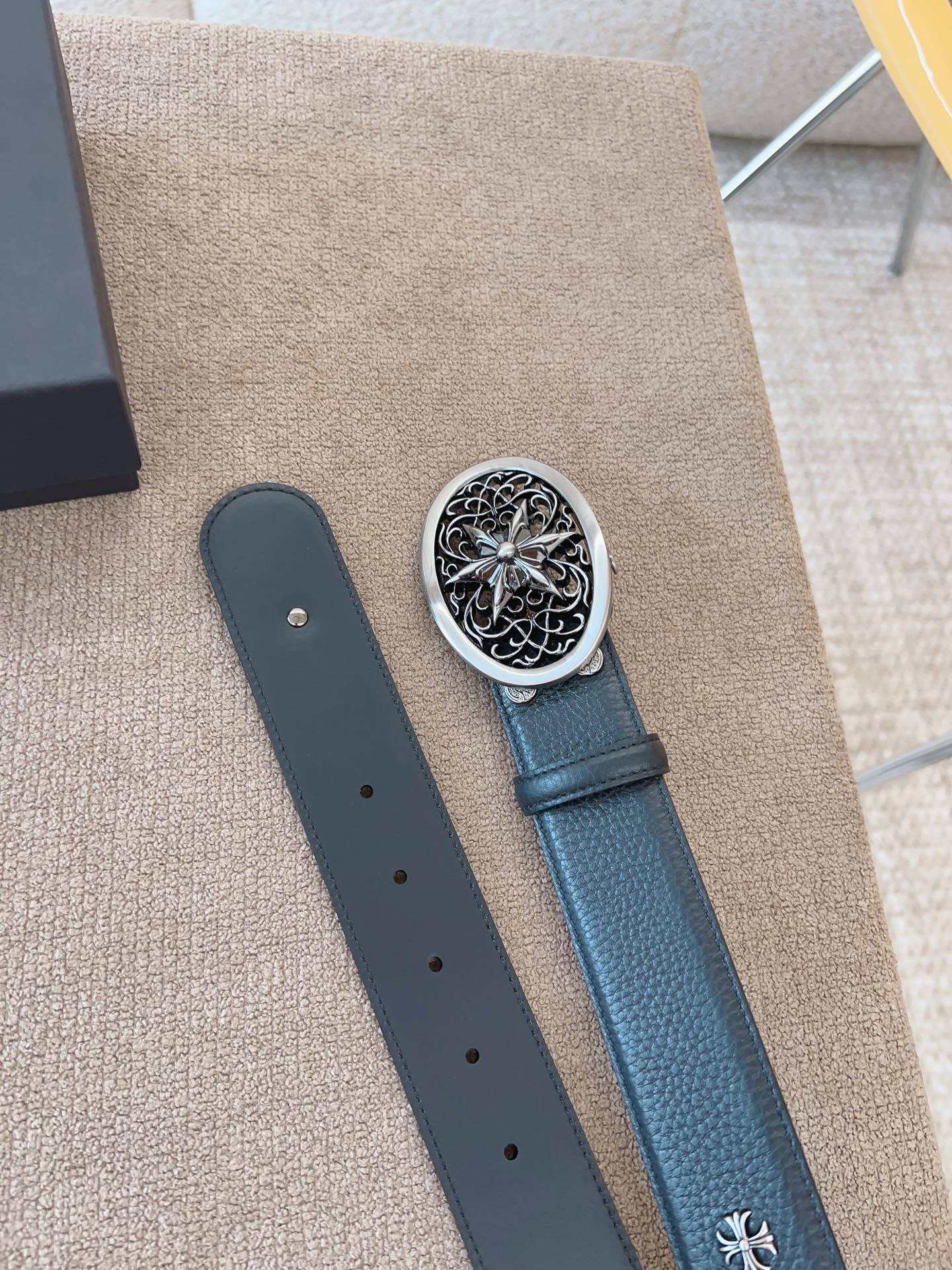 255RA15PDE Stylish High quality belt With full package