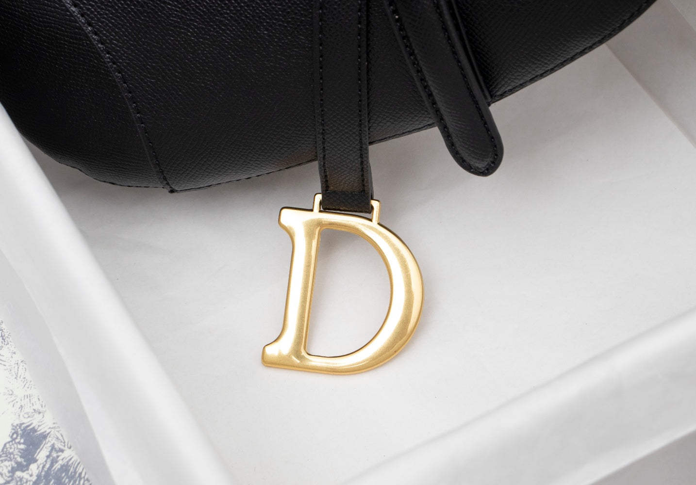 5D11BDE Stylish leather bag
