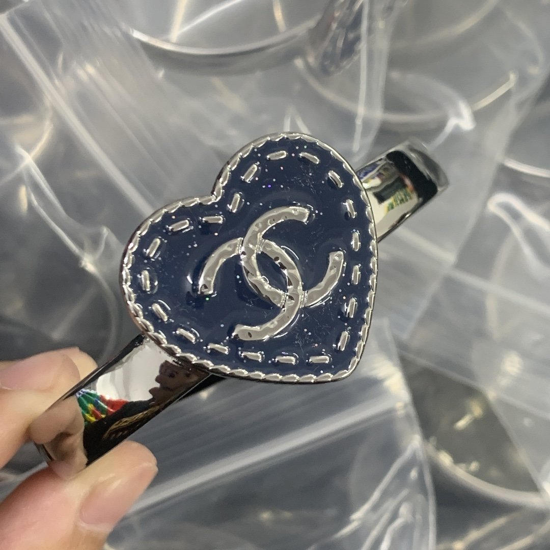 8XC65KDE Stylish Bracelets