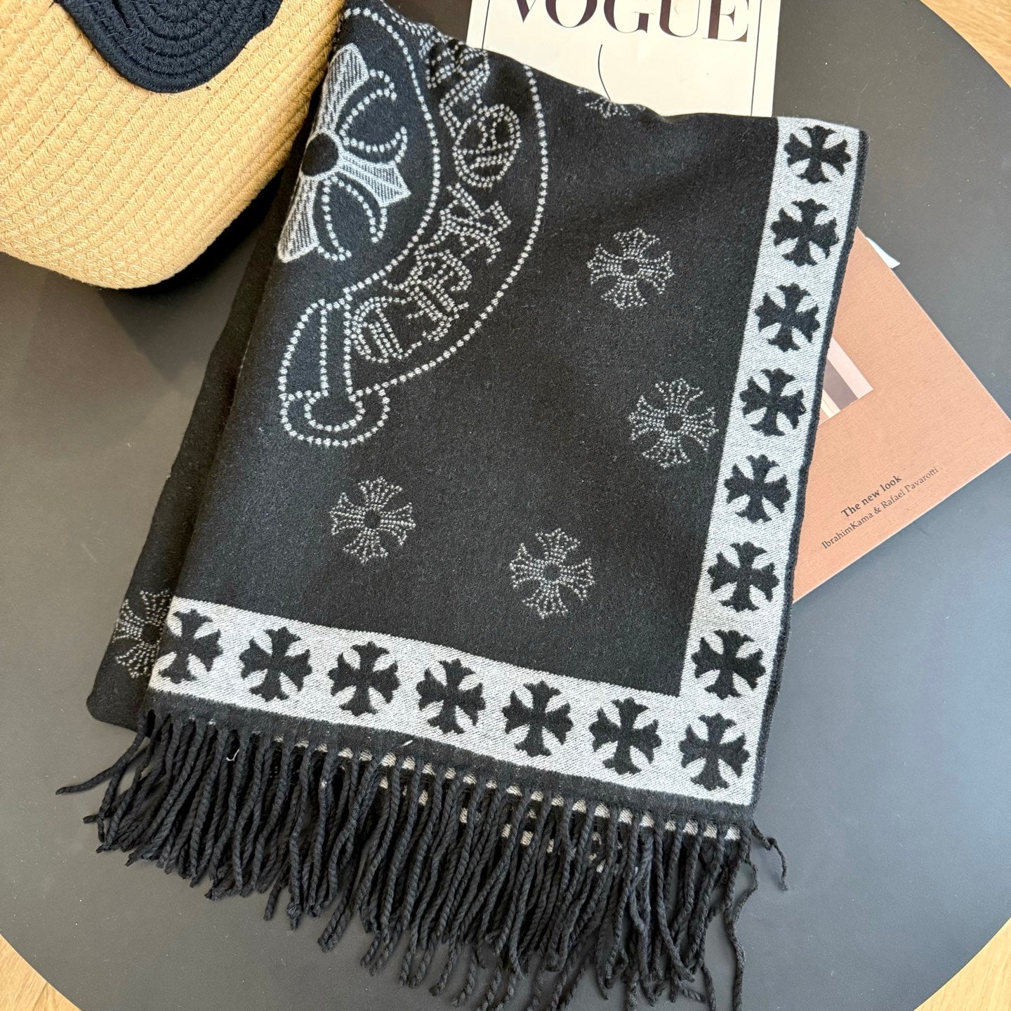 185ZA33WDE Stylish Winter Scarves