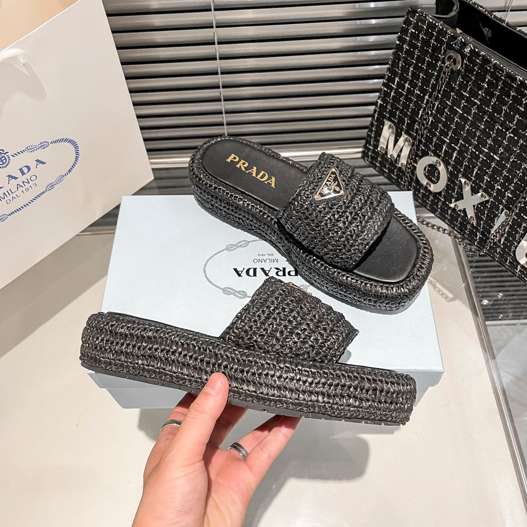 14PD21ZDE Stylish slippers