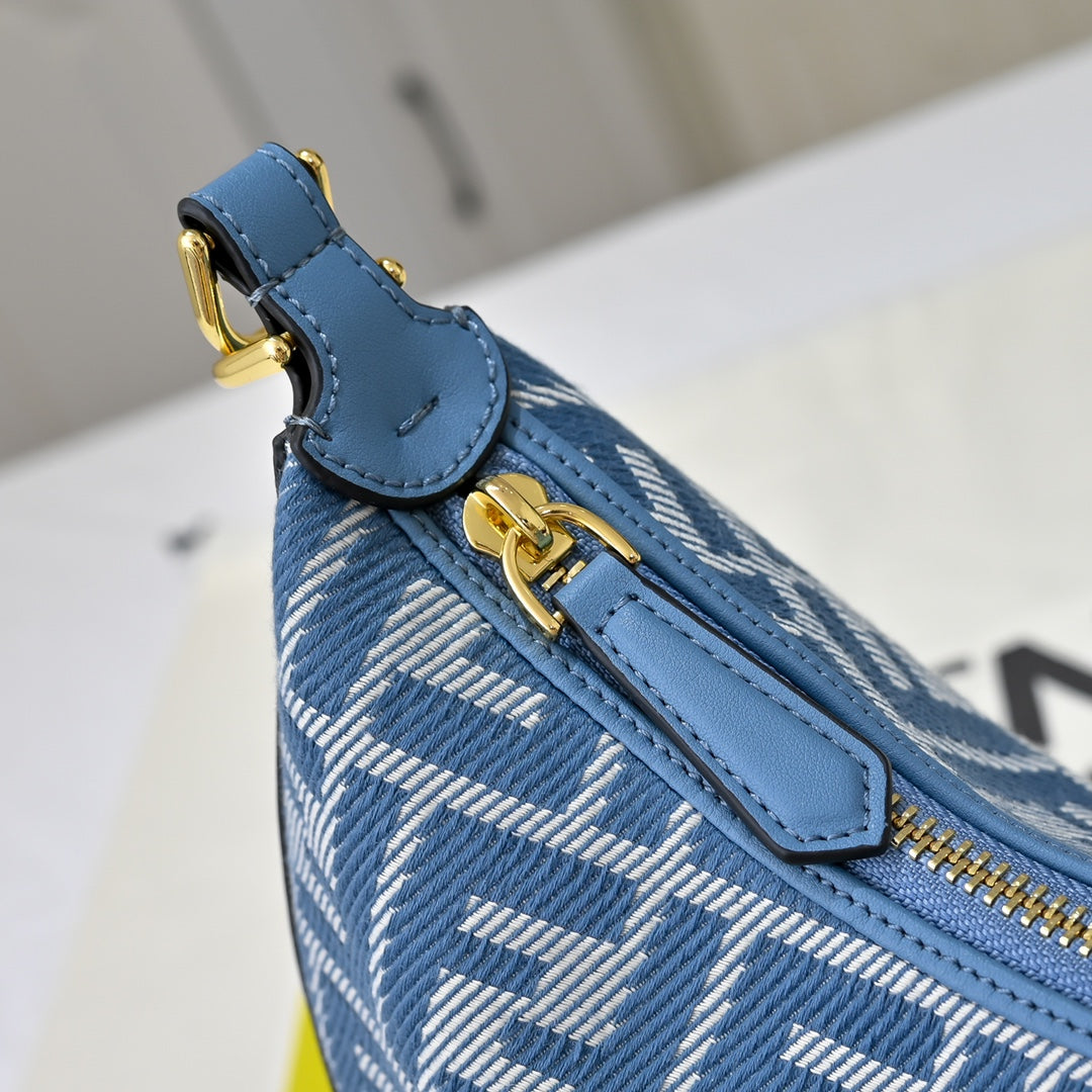 15RF8BDE Stylish leather bag