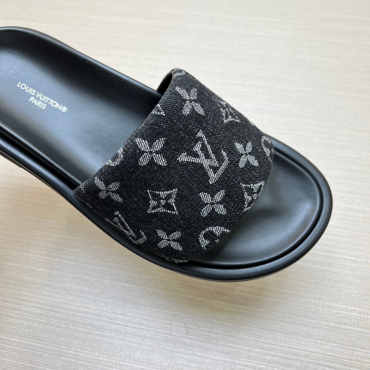 535ZE302ZDE Stylish Slippers