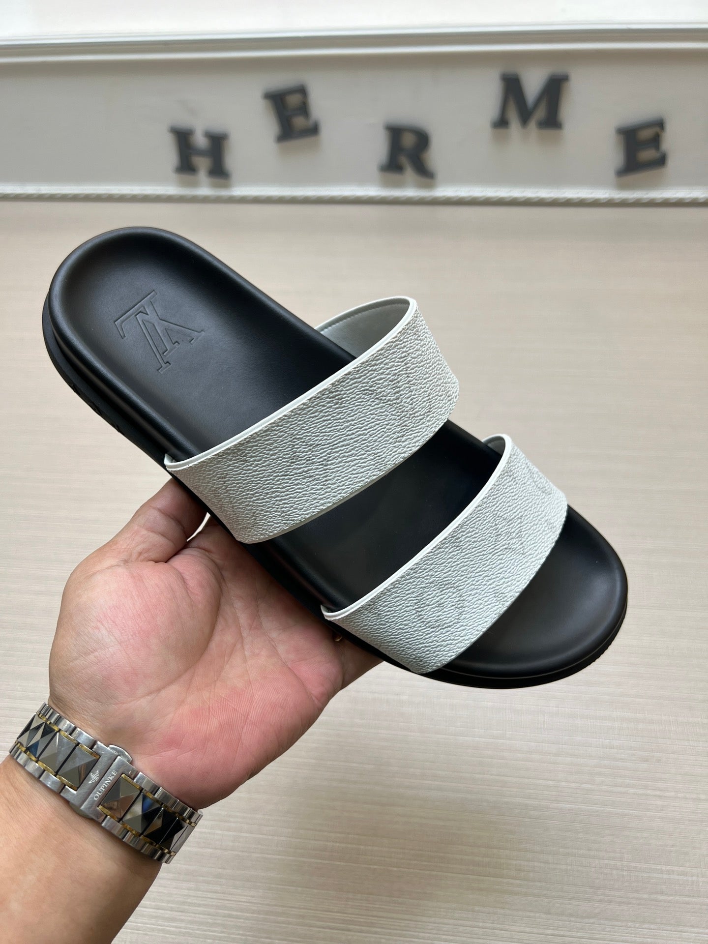 54E58ZDE Stylish slippers