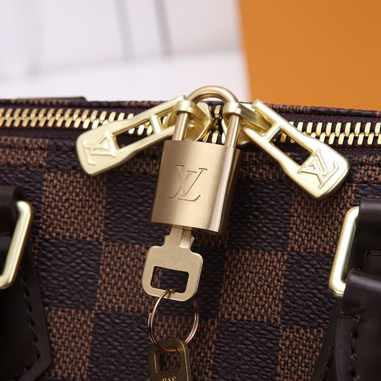2E16BDE Stylish leather bag