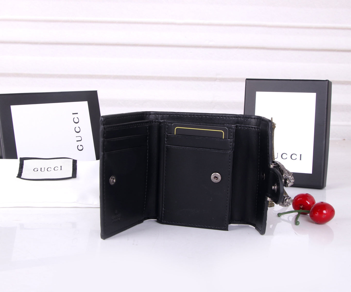 165NB117BDE Stylish leather bag