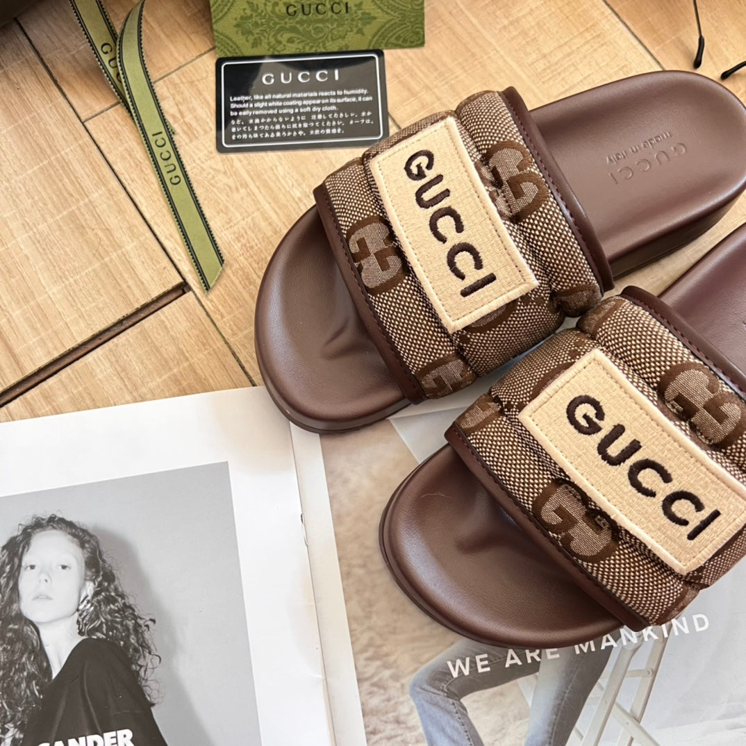 14B84ZDE Stylish Slippers