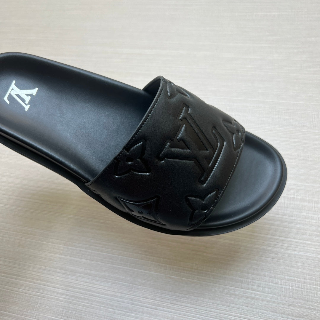 54E3ZDE Stylish slippers