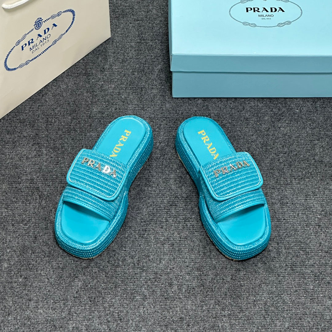 14PD24ZDE Stylish slippers