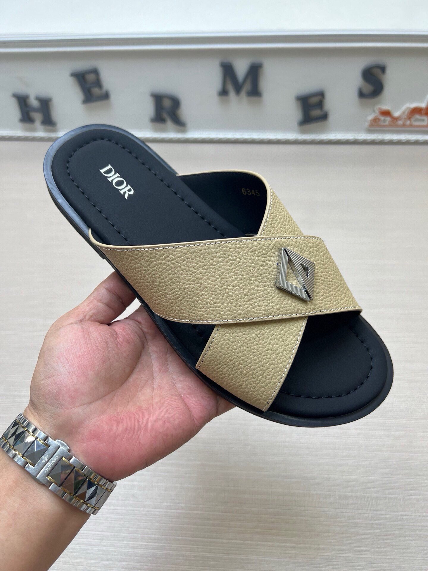 535ZD307ZDE Stylish Slippers