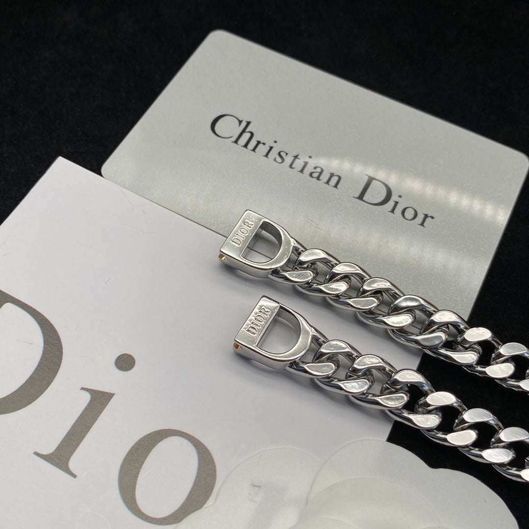 1D224XDE Stylish Necklaces Bracelets