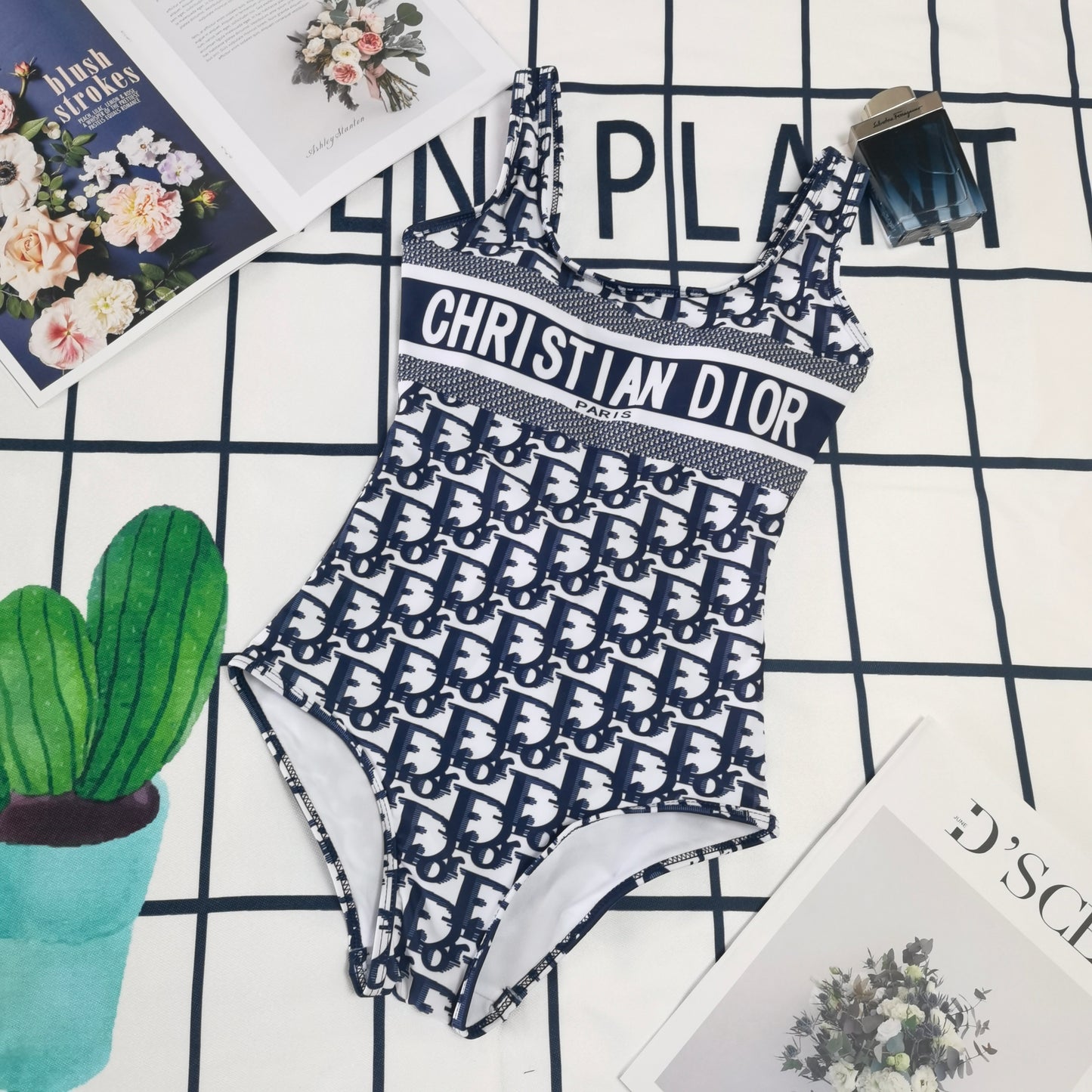 14D176YDE Stylish Bikini swimsuit