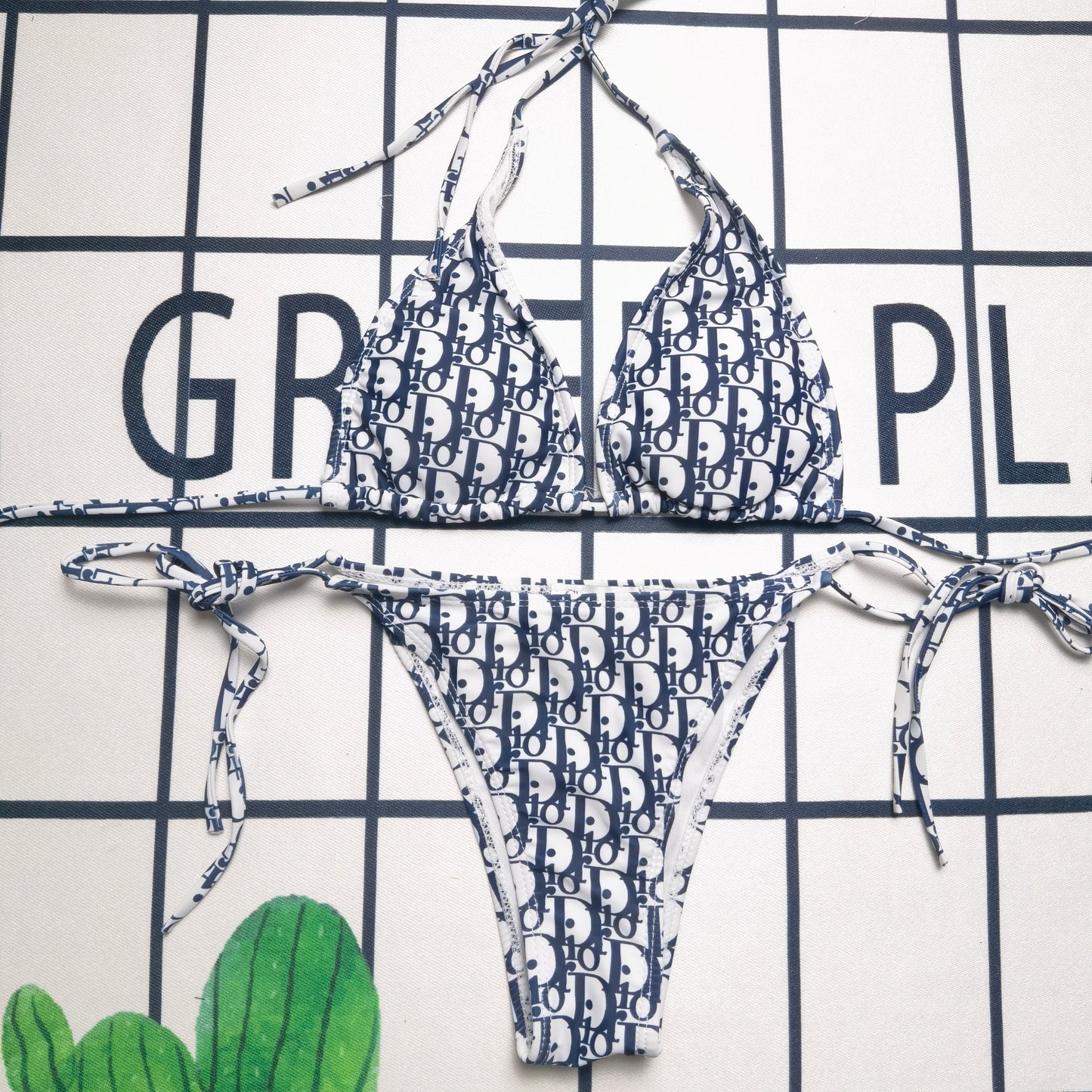14D240YDE Stylish Bikini swimsuit