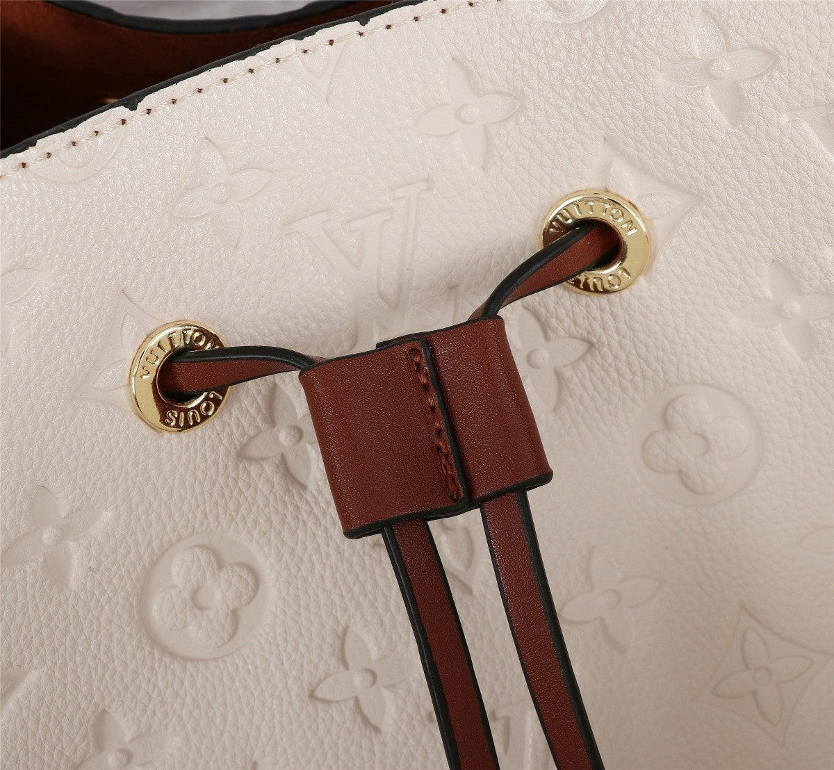 2XE60BDE Stylish leather bag