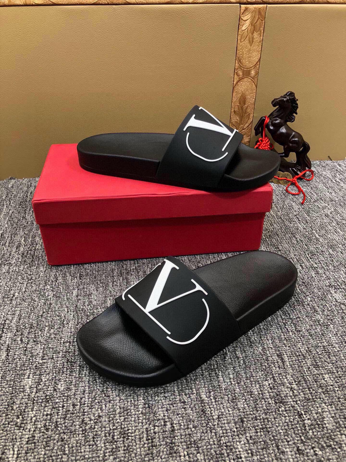 54VL52ZDE Stylish slippers