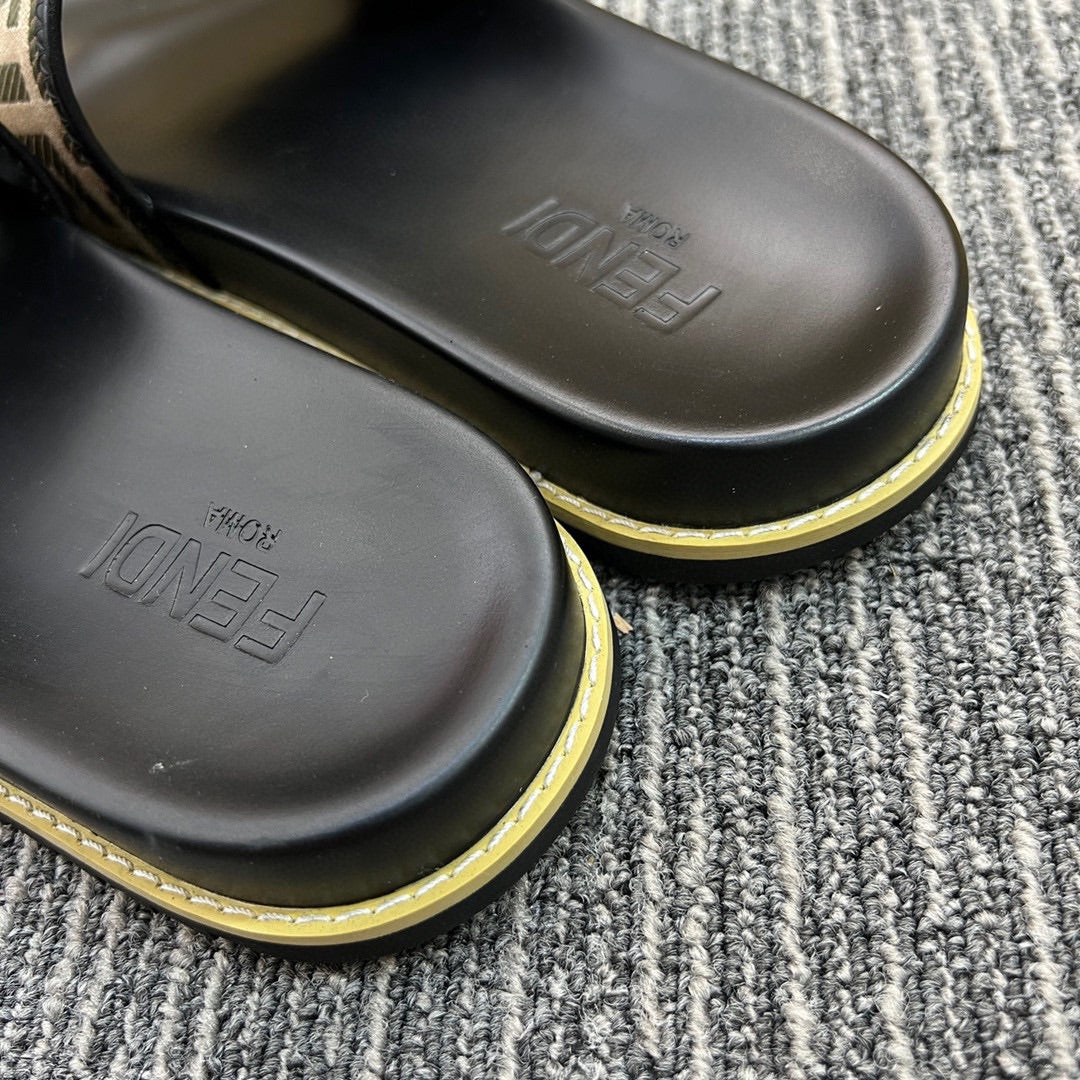 5XF105ZDE Stylish Slippers