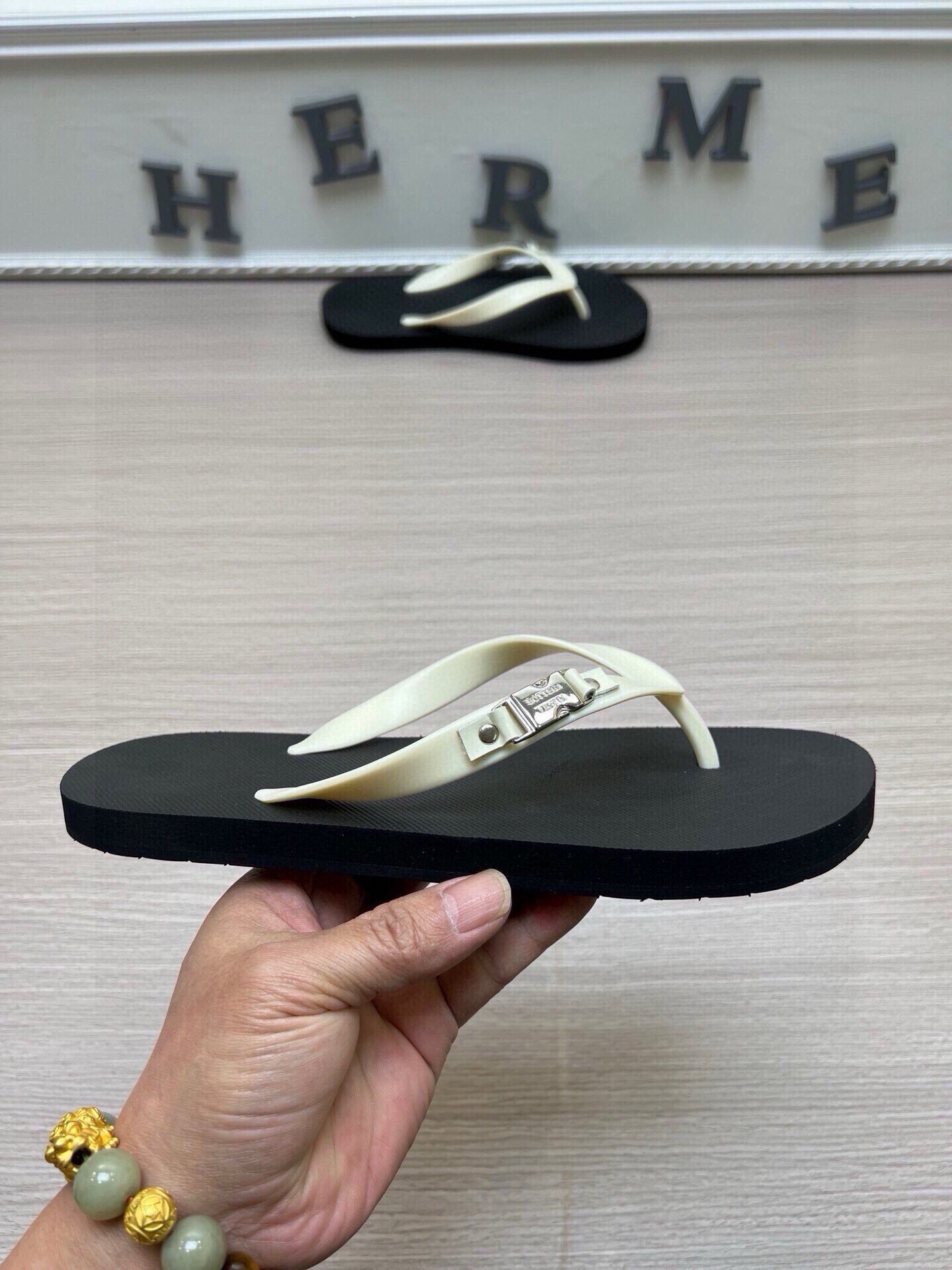 535ZA291ZDE Stylish Slippers