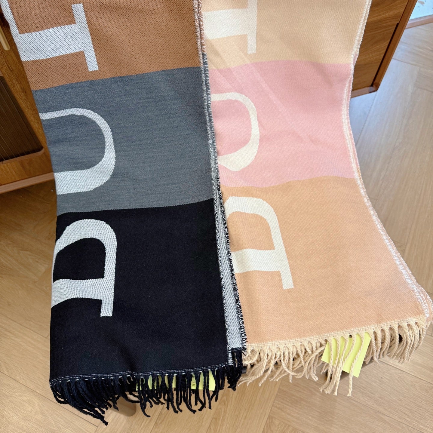 175RR16WDE Stylish Winter Scarves