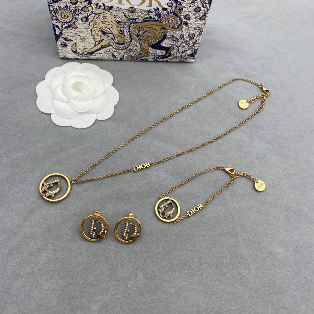 14D252XDE Stylish Rings Earring Bracelets Necklaces