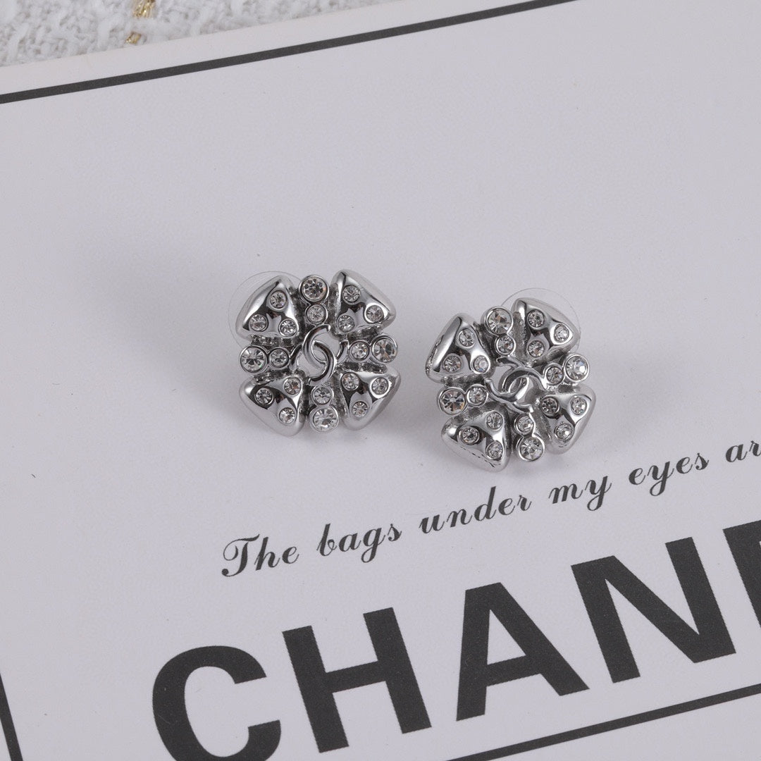 14C1080EDE Stylish Earrings