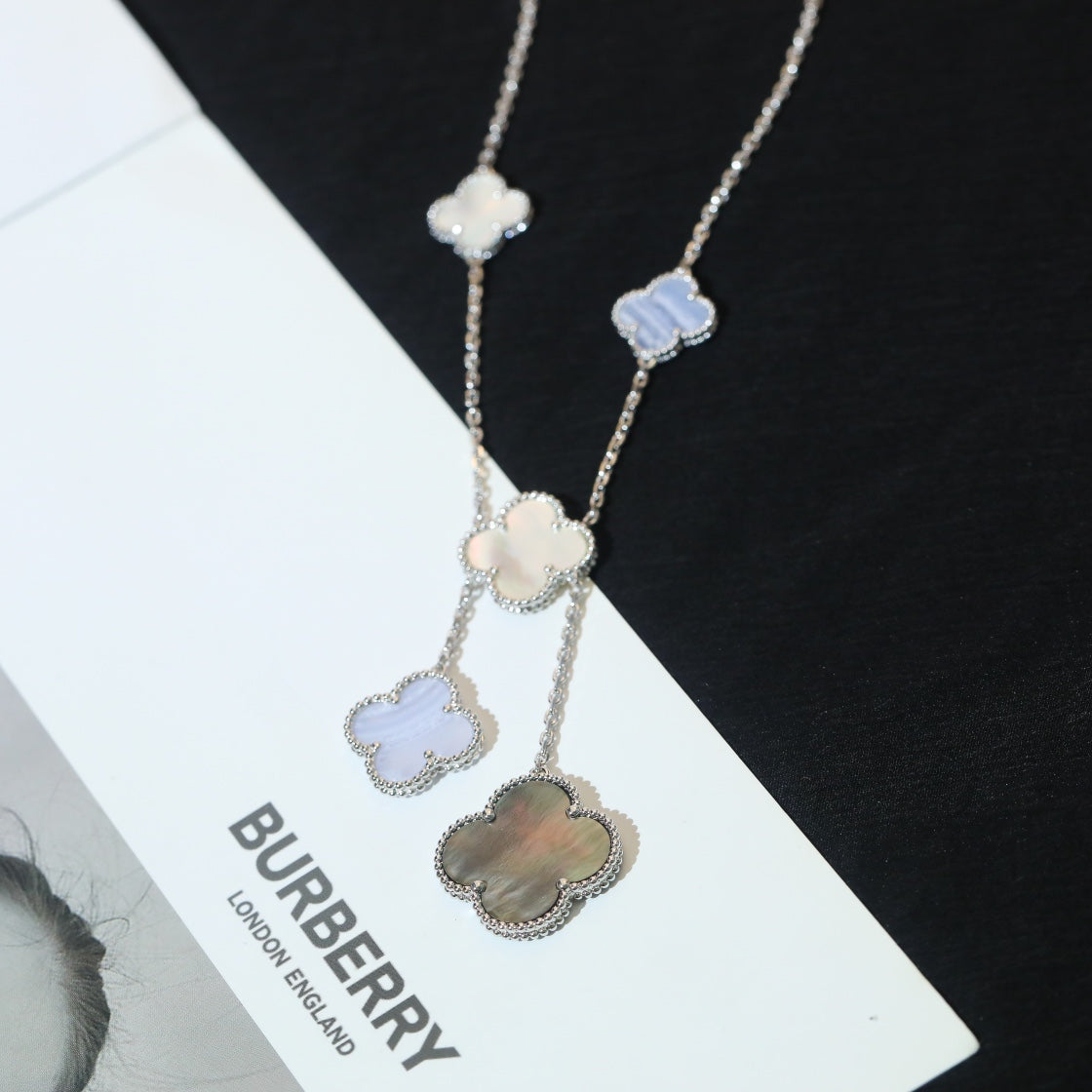 5XVA182KDE Stylish 6 flowers necklaces
