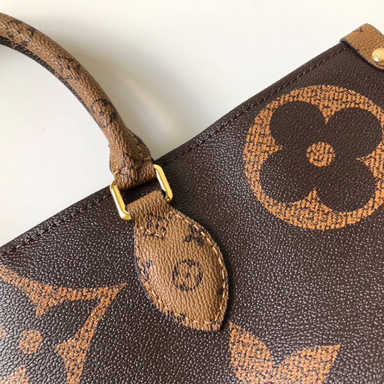 1E41BDE Stylish leather bag