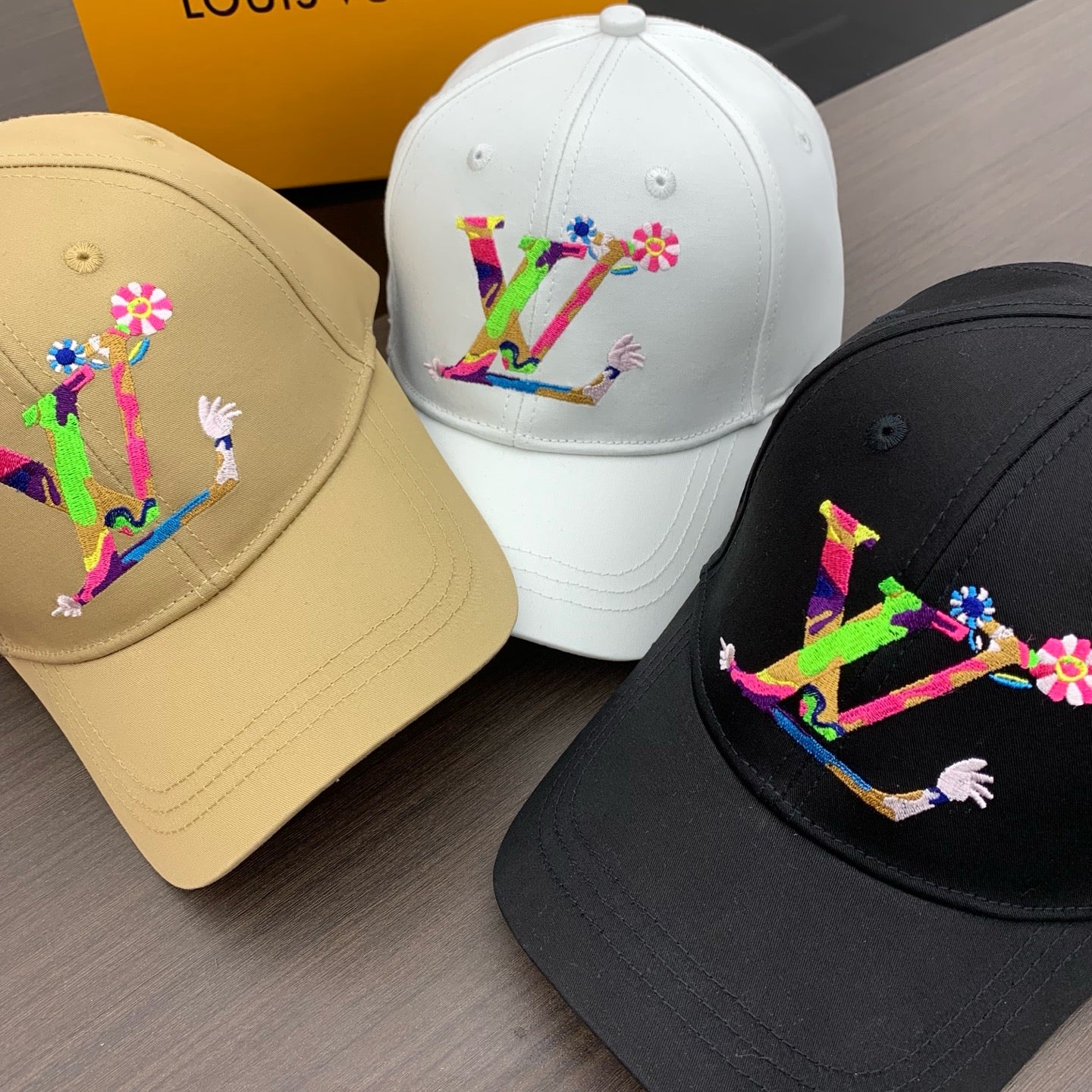 125ZE517MDE Stylish hats