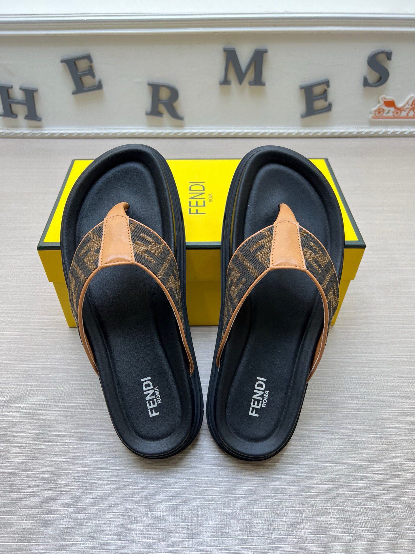 5LF222ZDE Stylish Slippers