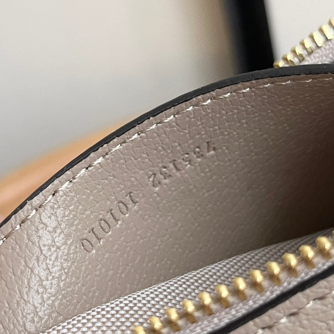 175RB2BDE Stylish leather bag