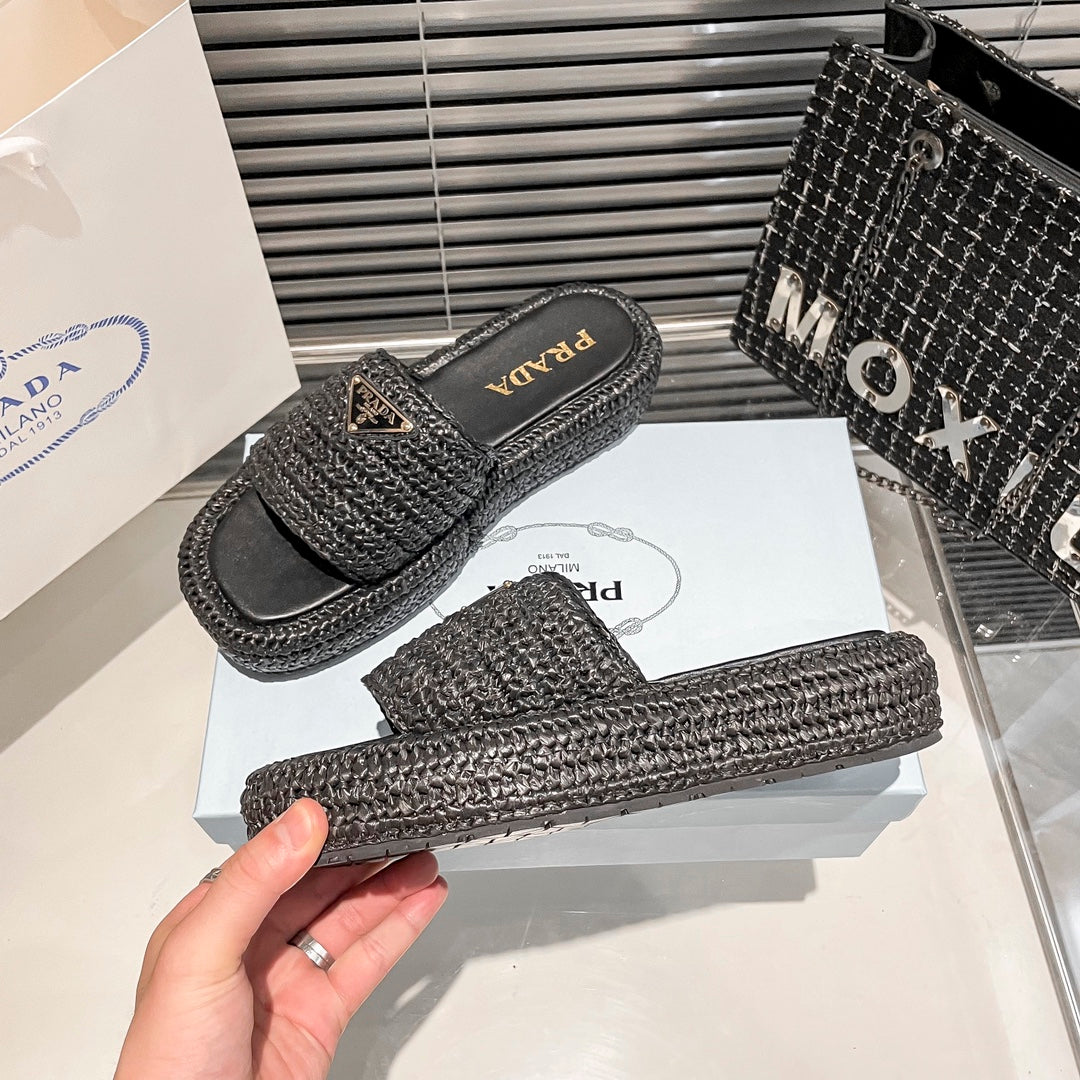 14PD21ZDE Stylish slippers