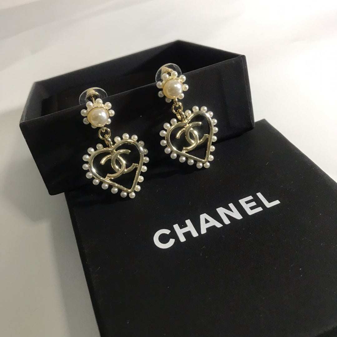 14C795EDE Stylish Earrings