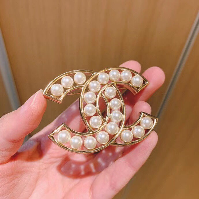 14C339XDE Stylish Brooch
