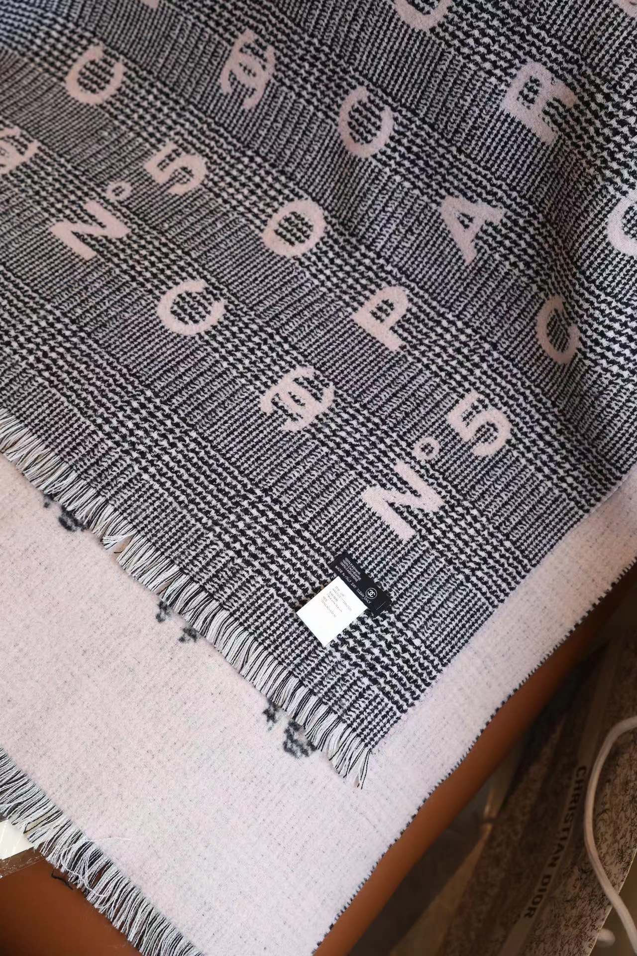 175RC50WDE Stylish Winter Scarves