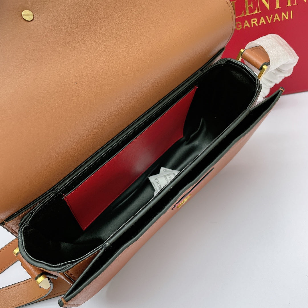 5A45BDE Stylish leather bag