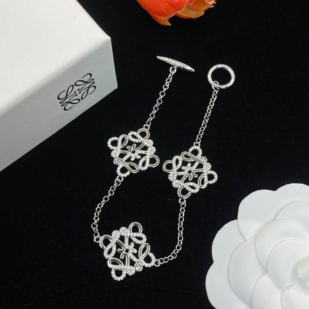 14A756KDE Stylish Earrings Bracelets Necklaces