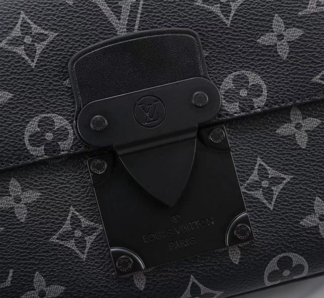 2XE137BDE Stylish leather bag