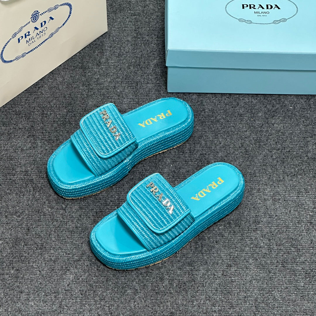 14PD24ZDE Stylish slippers