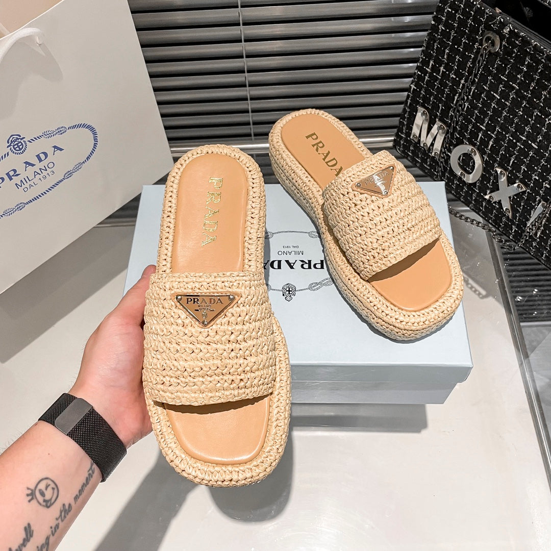 14PD21ZDE Stylish slippers