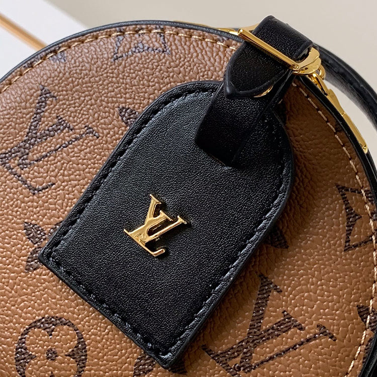 1E16BDE Stylish leather bag