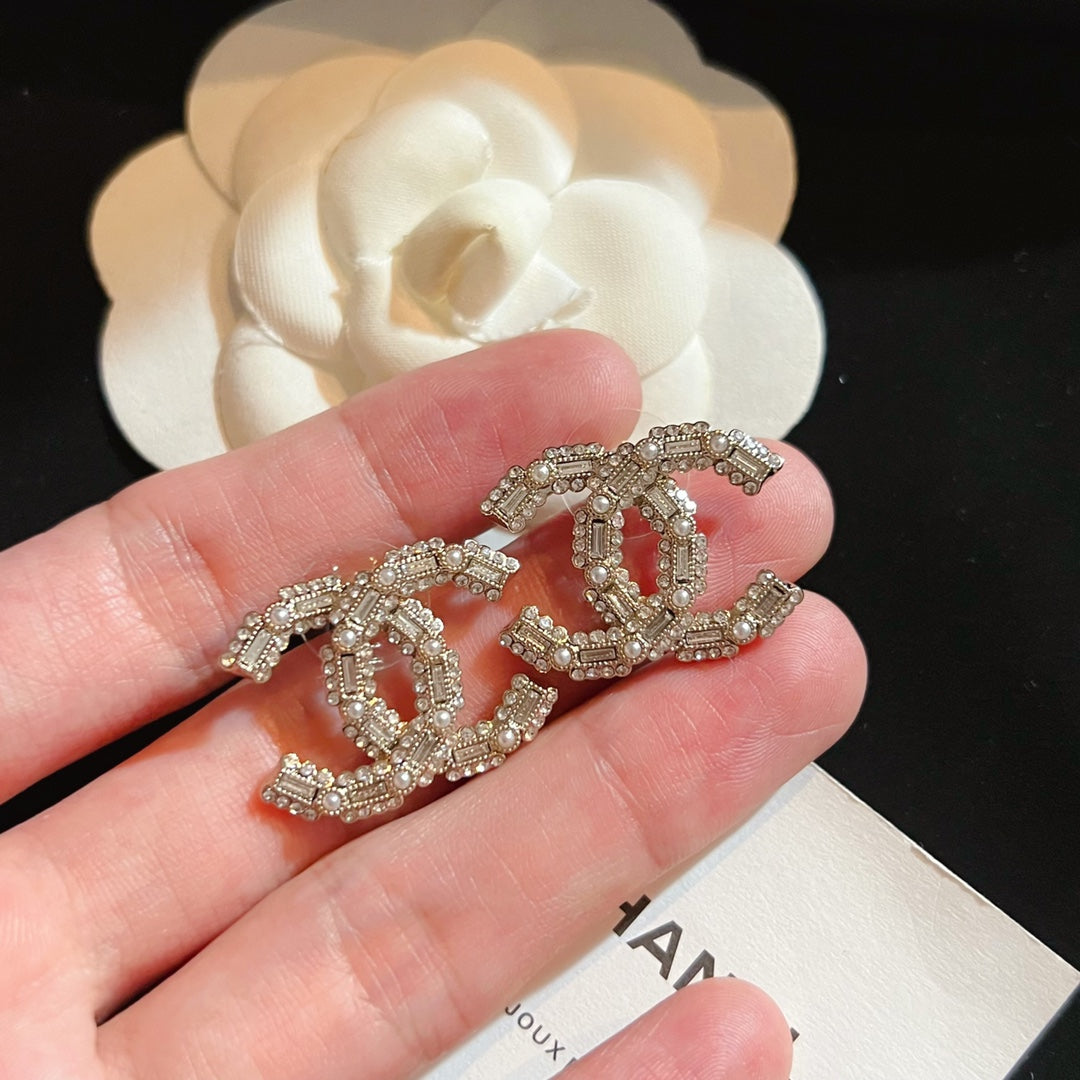 14C842EDE Stylish Earrings