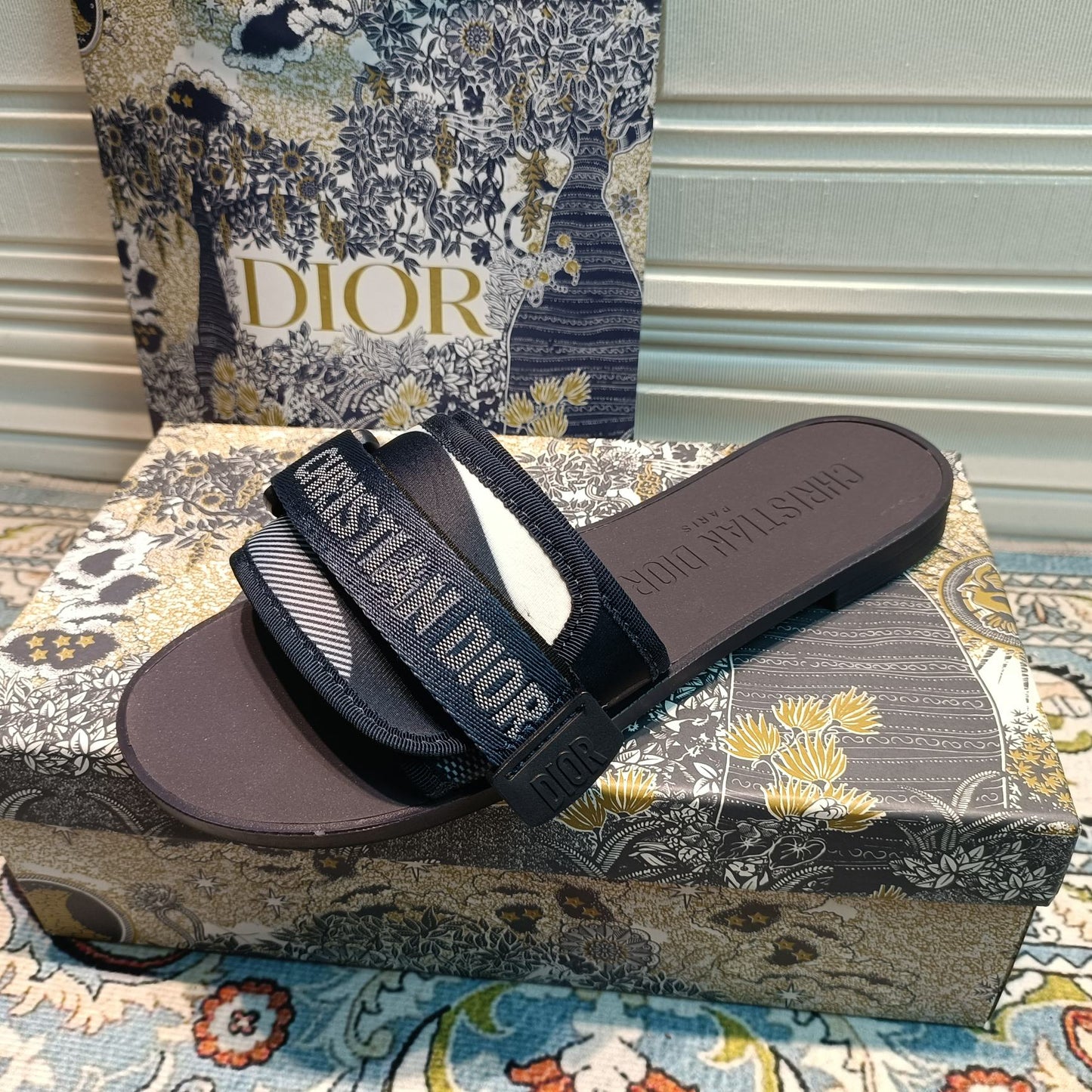14D20ZDE Stylish Slippers