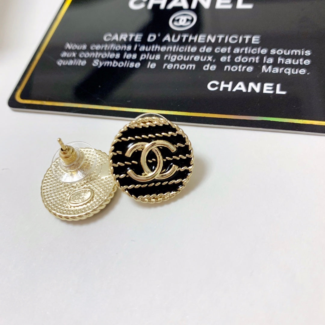 14C25EDE Stylish Earrings