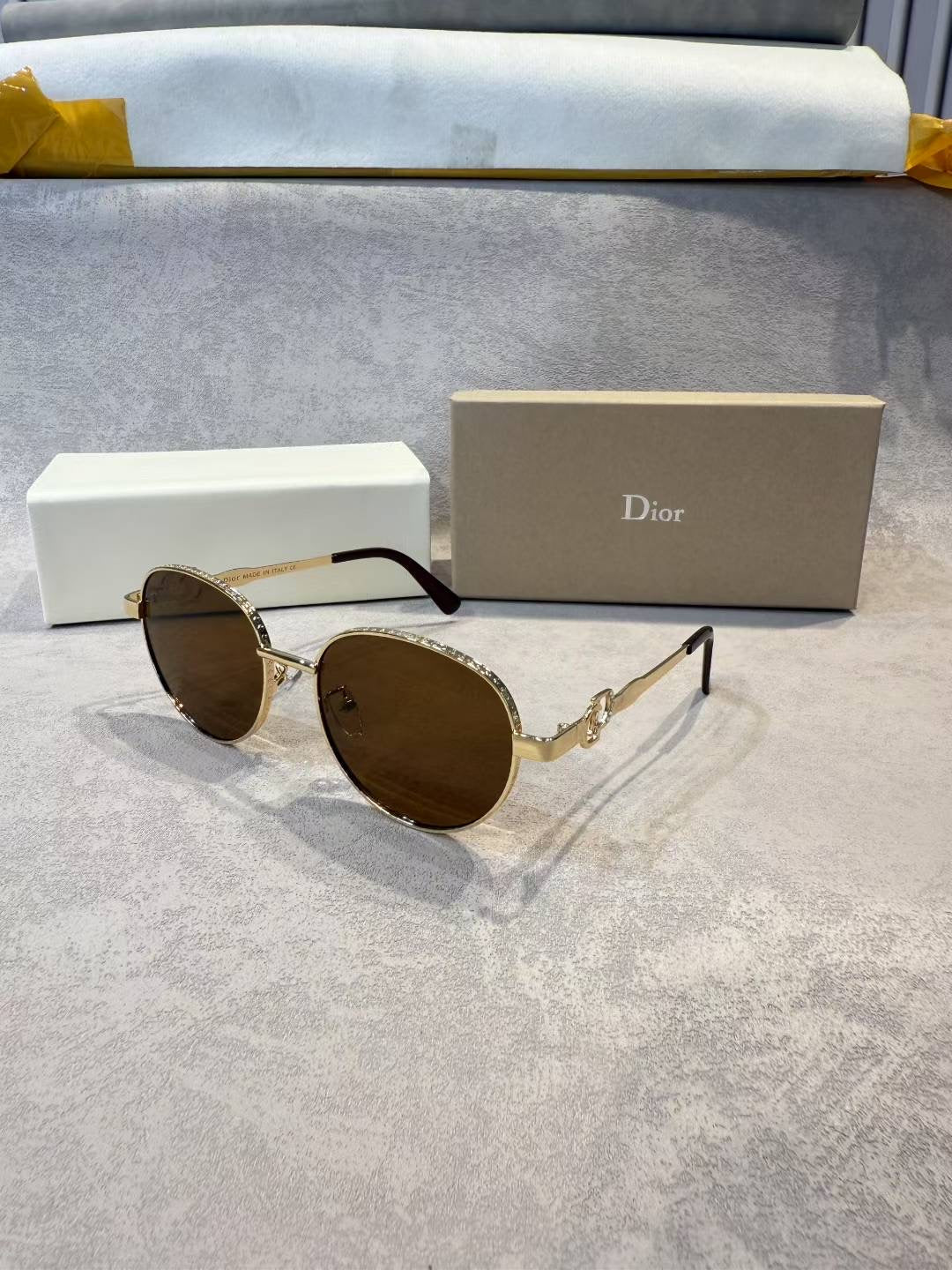285RD60TDE Stylish Sunglasses