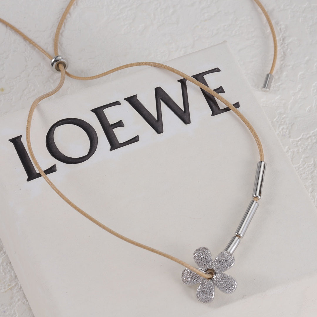 14A958XDE Stylish Necklaces