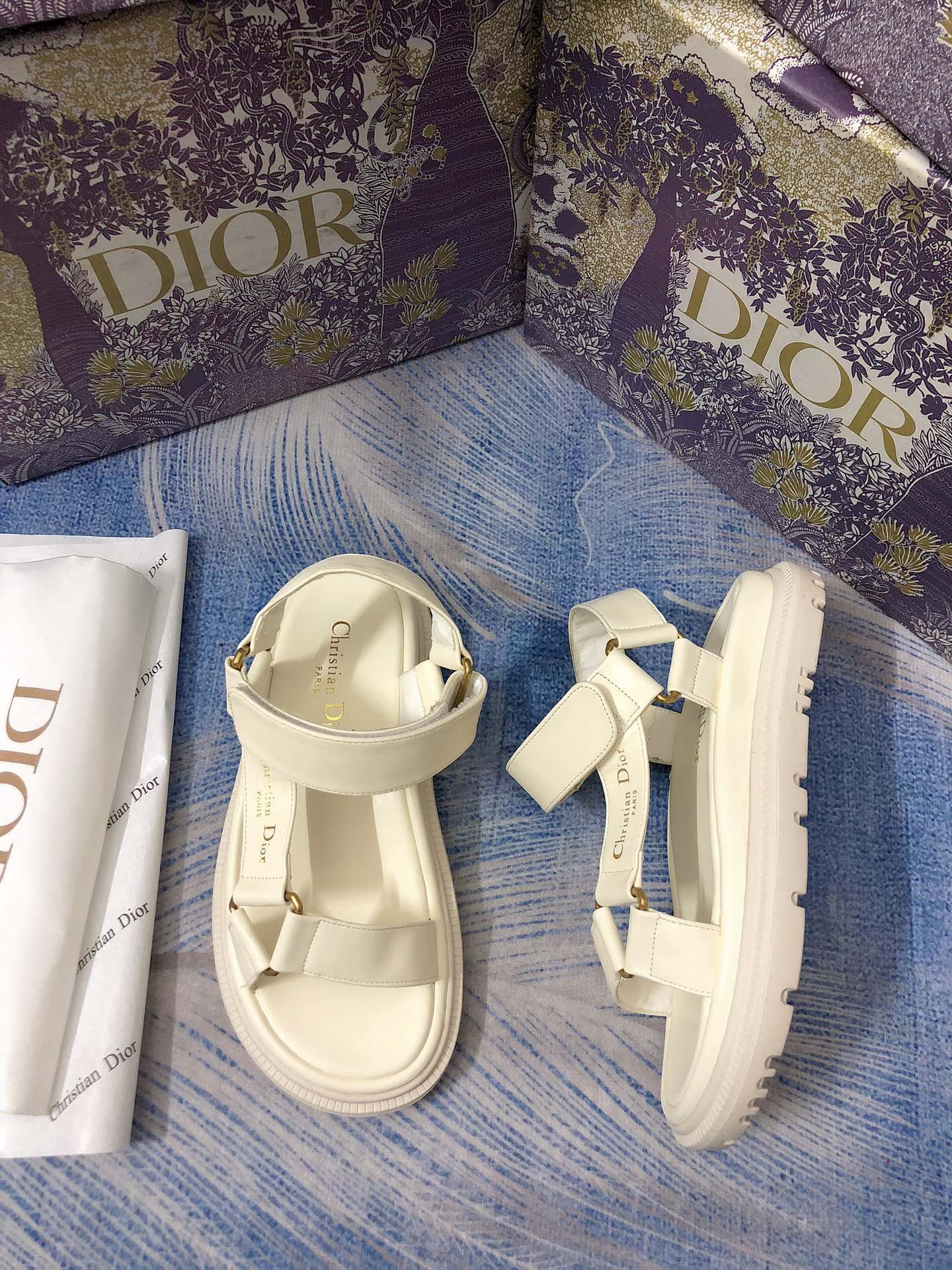 14D8ZDE Stylish sandals