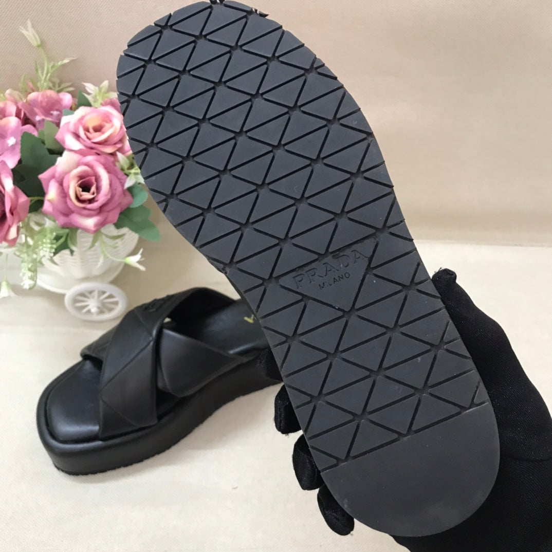 14PD25ZDE Stylish slippers