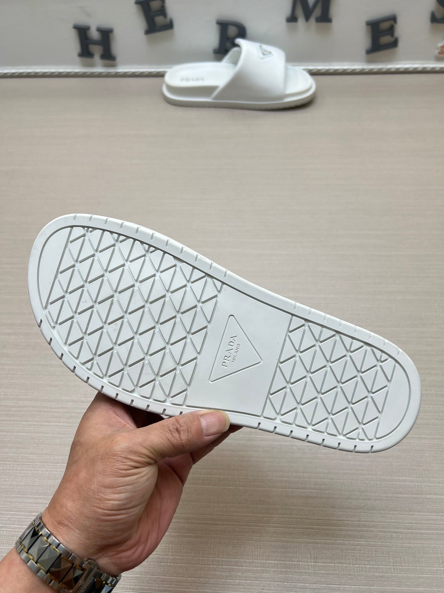 54PD4ZDE Stylish slippers