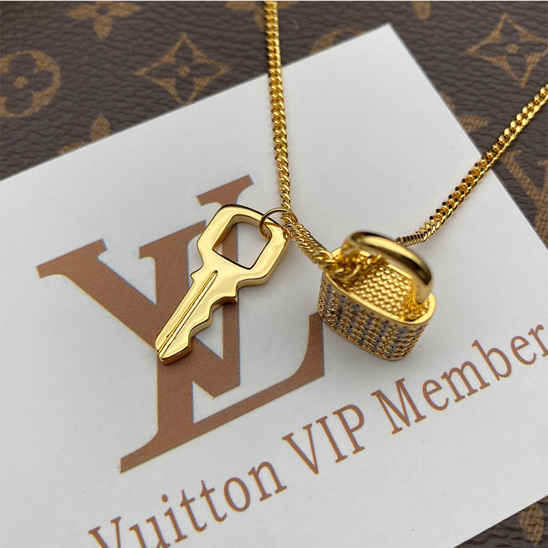 3E655XDE Stylish Necklaces